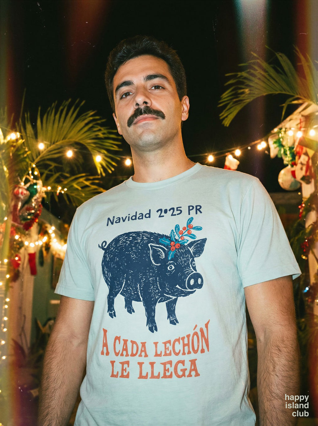 Navidad Lechón Design - mockup_ZGU2OTlhNzctZDk0Zi00OTIzLWI1MjgtYWZlYWM1YmI0NzNm_sami_hero_20251123_141435_upscaled.jpg