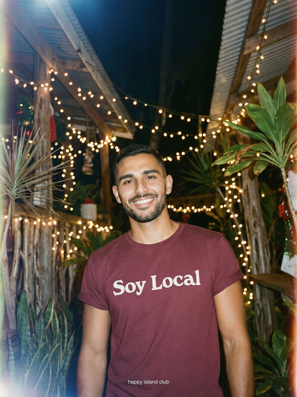 Soy Local - mockup_NWYwYjU5ODctMWE3Yi00YjZlLWEzYmQtMjdjNGM5ZjdiZTg2_carlos_hero_20251123_135609_upscaled.jpg