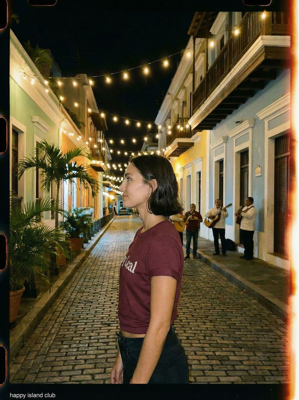 Soy Local - mockup_ZGY5Nzc0OWItODFiOC00ZGY4LWJjNDgtYzZiNjRkZGVkMDAx_rosa_side_20251123_130735_upscaled.jpg