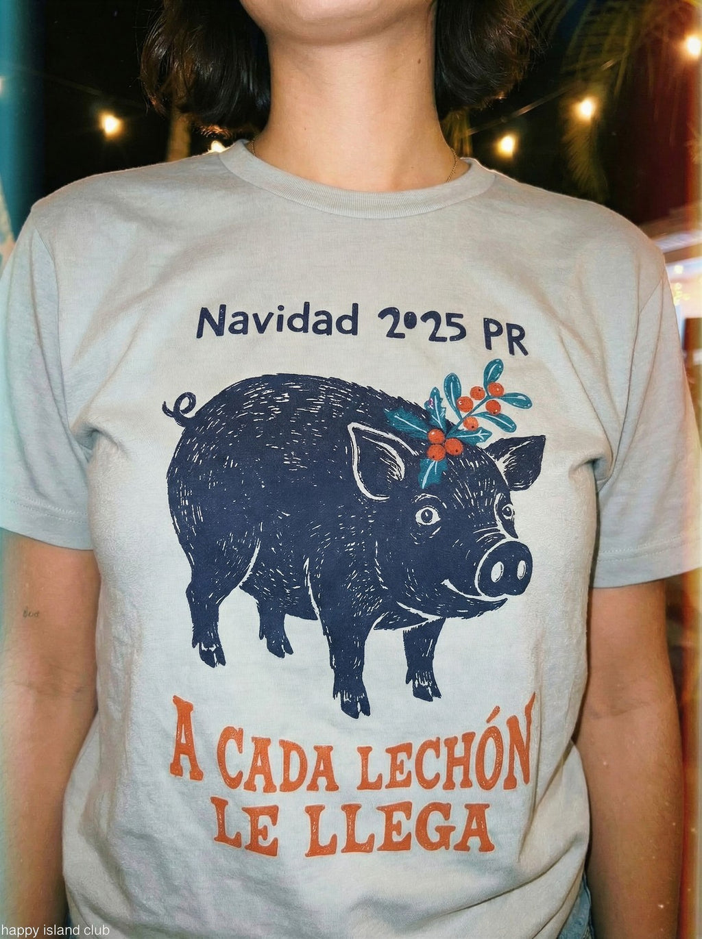 Navidad Lechón Design - mockup_ZWQ4NzJkMTYtZTI3OC00MjJmLTg5NzYtNWRkMDE0MmJjN2E2_rosa_zoom_20251123_132520_upscaled.jpg