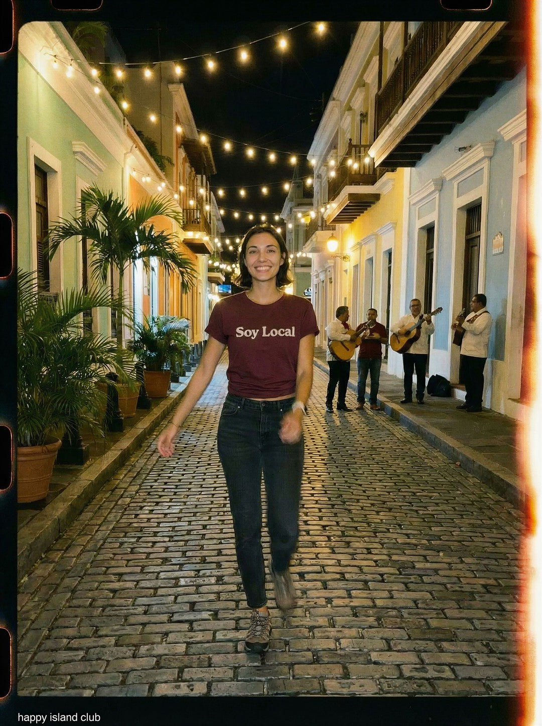 Soy Local - mockup_ZGY5Nzc0OWItODFiOC00ZGY4LWJjNDgtYzZiNjRkZGVkMDAx_rosa_dynamic_20251123_130735_upscaled.jpg