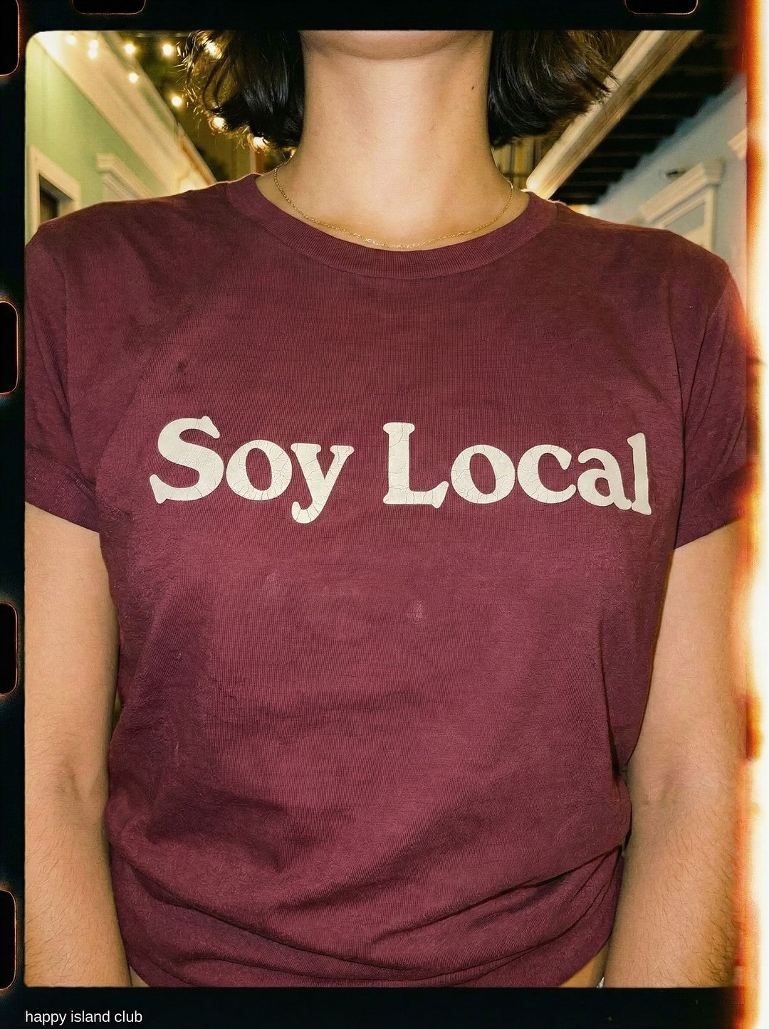 Soy Local - mockup_ZGY5Nzc0OWItODFiOC00ZGY4LWJjNDgtYzZiNjRkZGVkMDAx_rosa_zoom_20251123_130735_upscaled.jpg