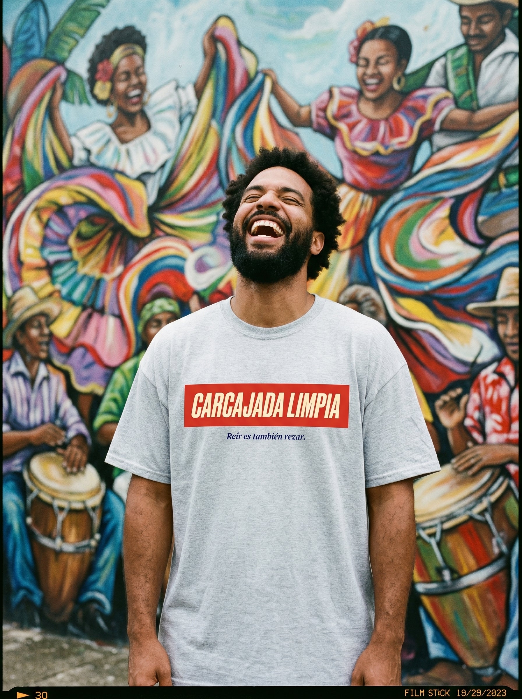 CARCAJADA LIMPIA — on model