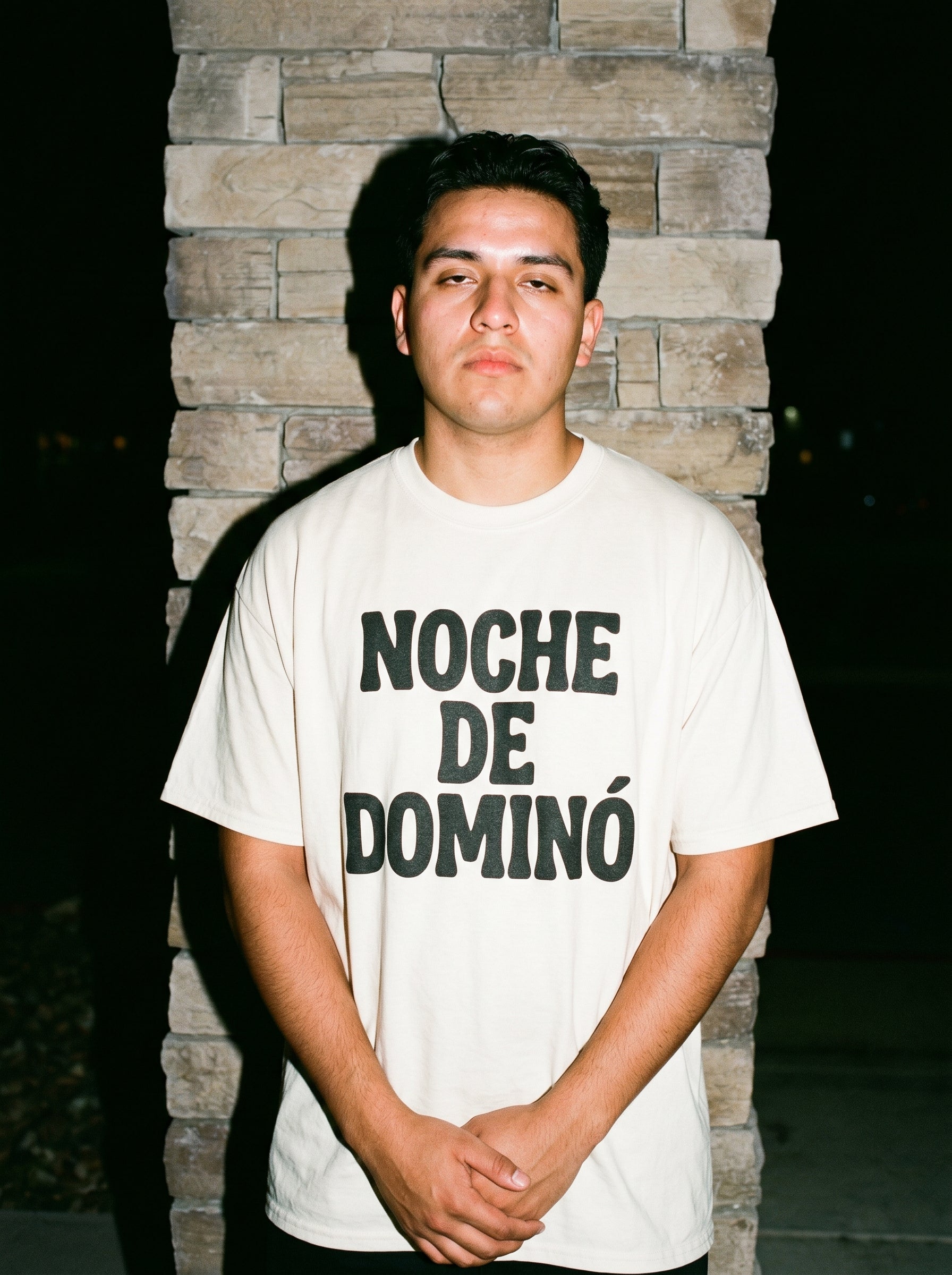 NOCHE DE DOMINÓ