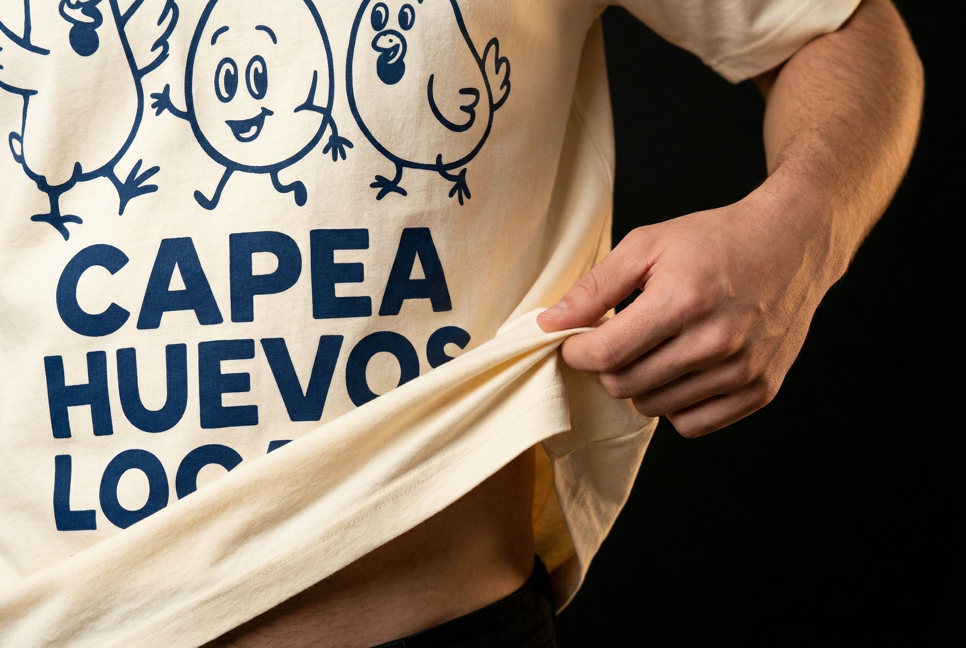BUENOS DÍAS CAPEA HUEVOS LOCALES — buenos-d-as-capea-huevos-local-studio-05-hem-hand