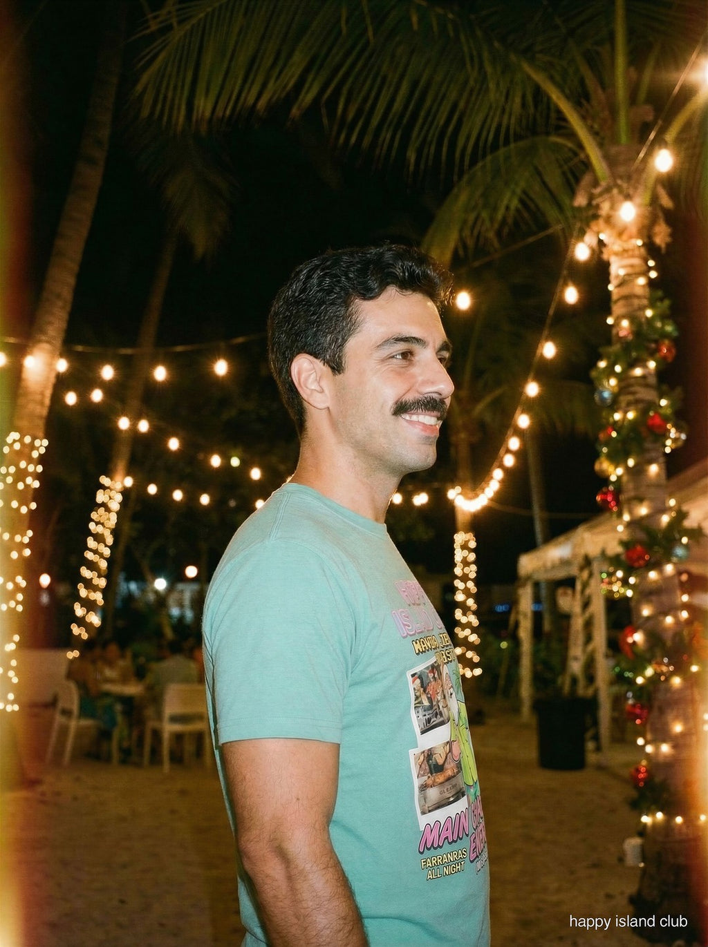 MAIN CHARACTER ENERGY T-Shirt - mockup_ZGJkODY2ZmItYzYyOS00YzU1LThjYTYtZGMxY2QxY2MwZjYx_sami_side_20251123_141446_upscaled.jpg