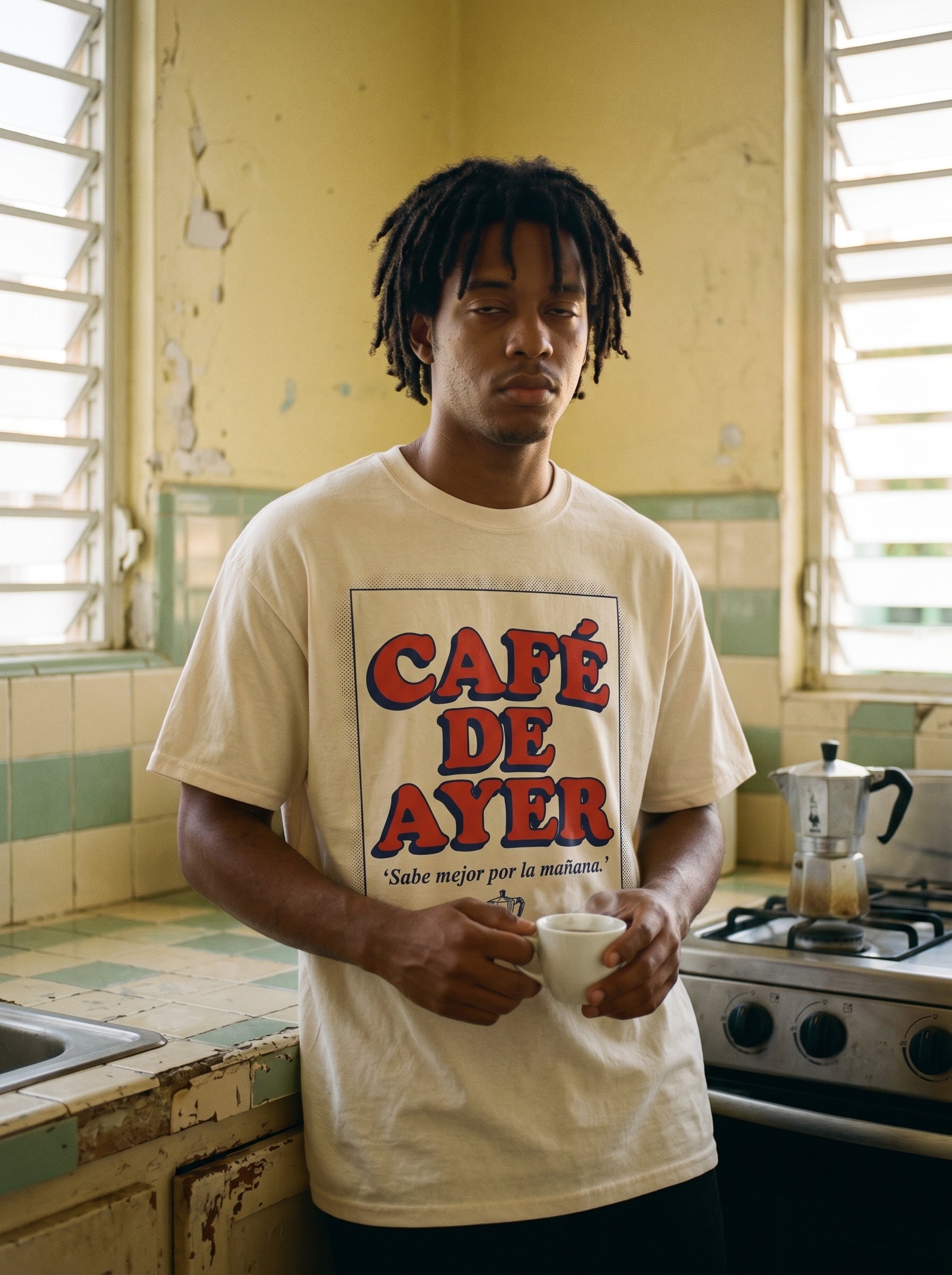 CAFÉ DE AYER — on model