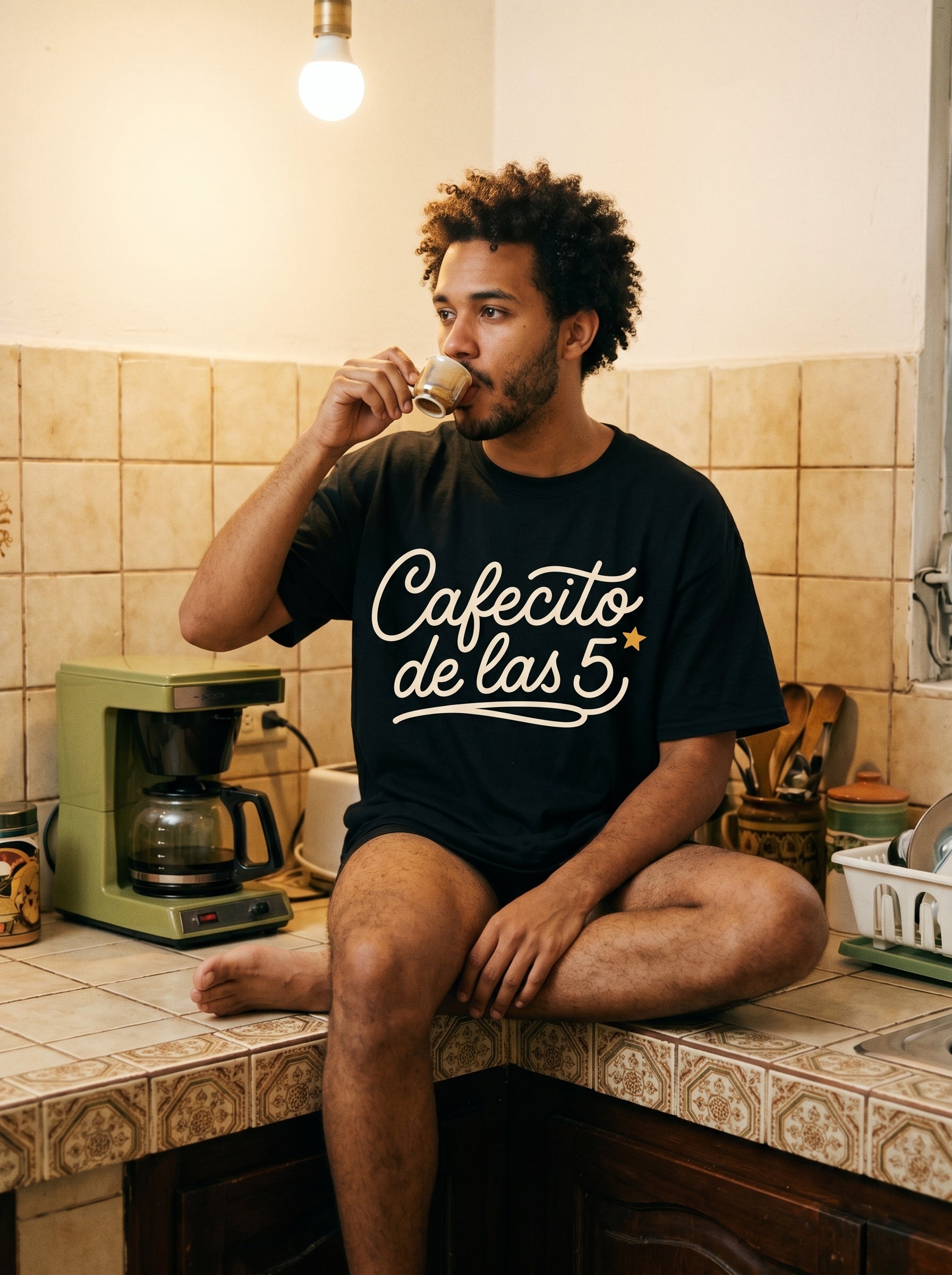 CAFECITO DE LAS 5 — on model