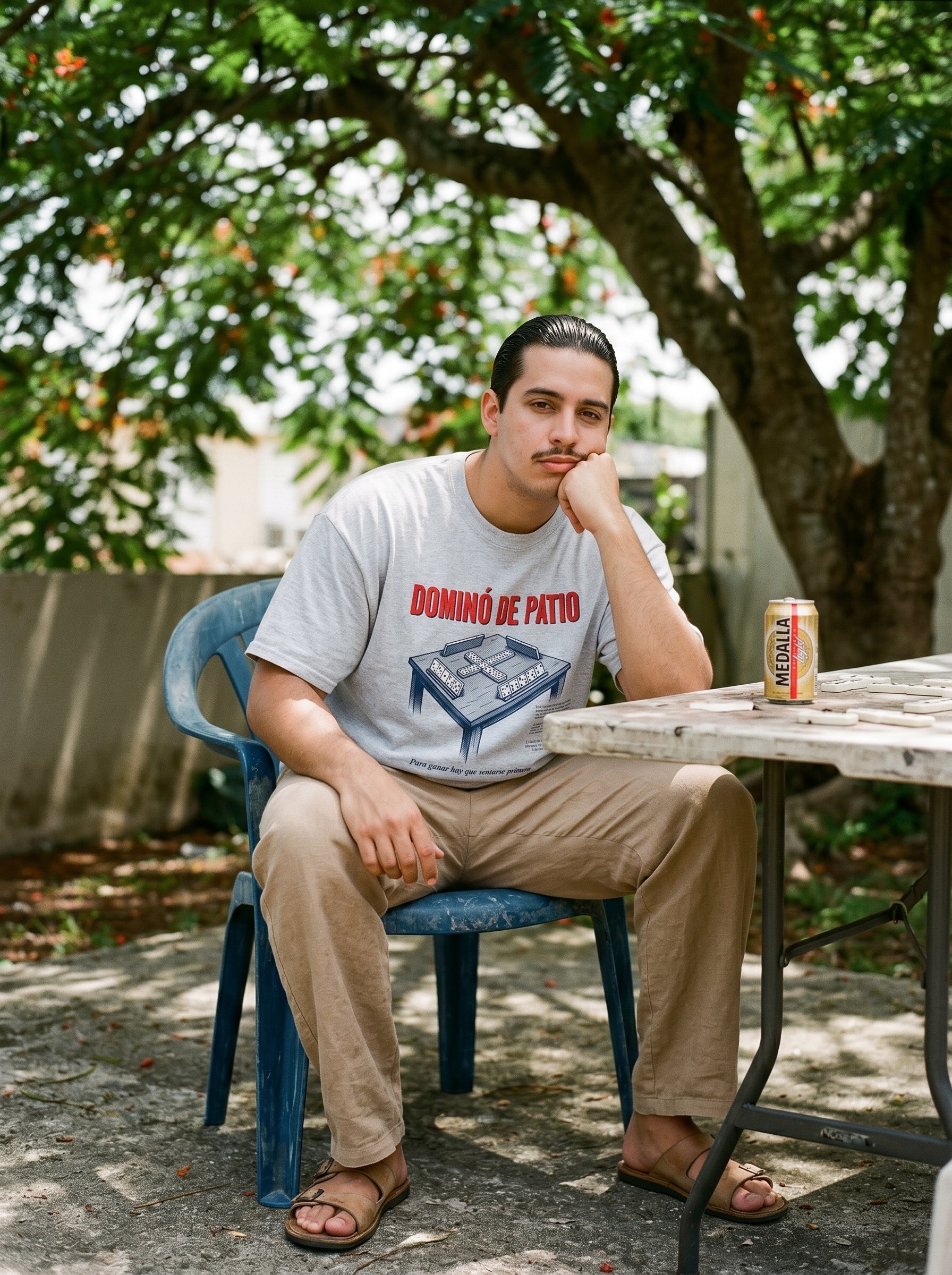 DOMINÓ DE PATIO — model