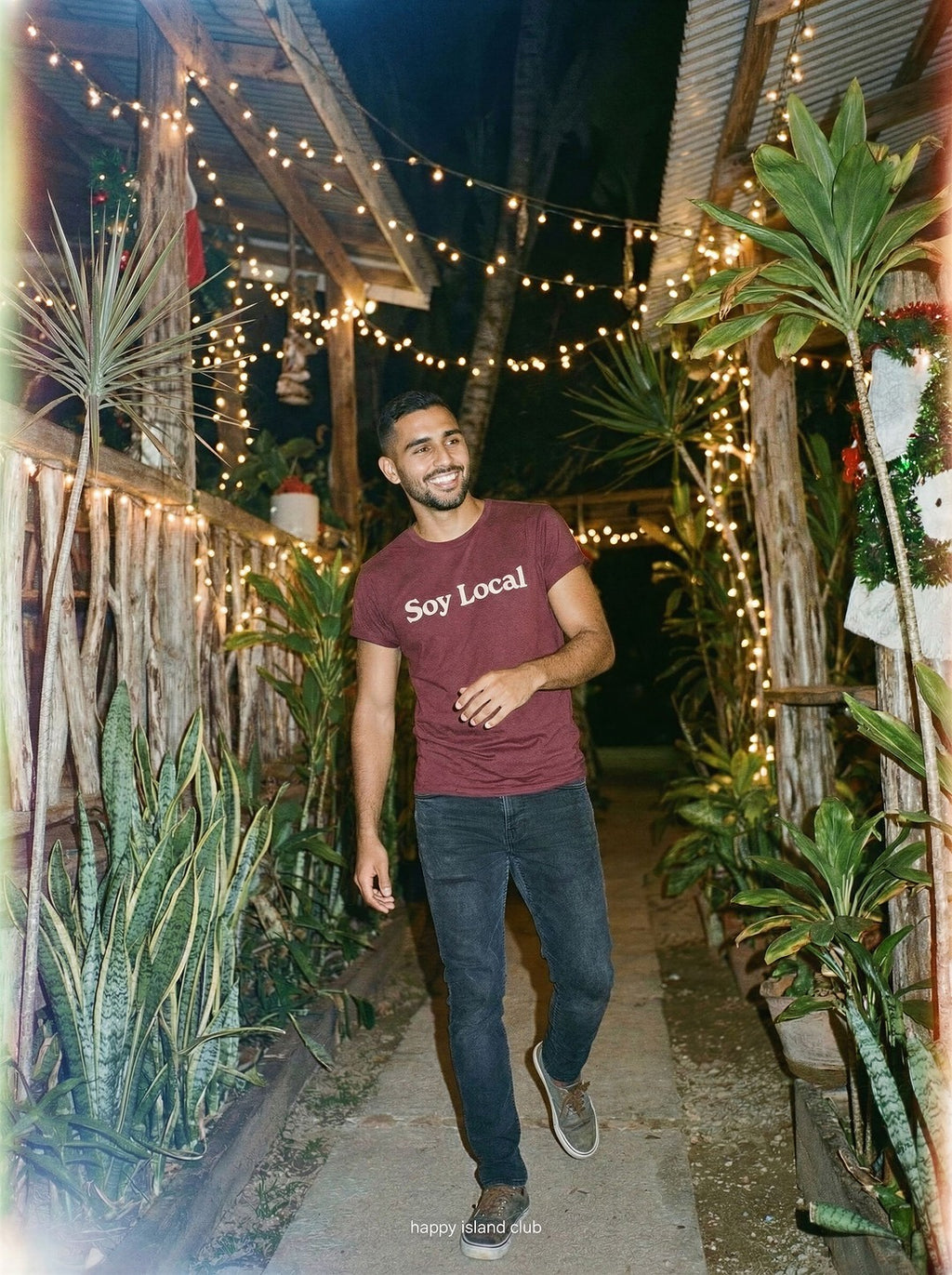 Soy Local - mockup_NWYwYjU5ODctMWE3Yi00YjZlLWEzYmQtMjdjNGM5ZjdiZTg2_carlos_dynamic_20251123_135609_upscaled.jpg