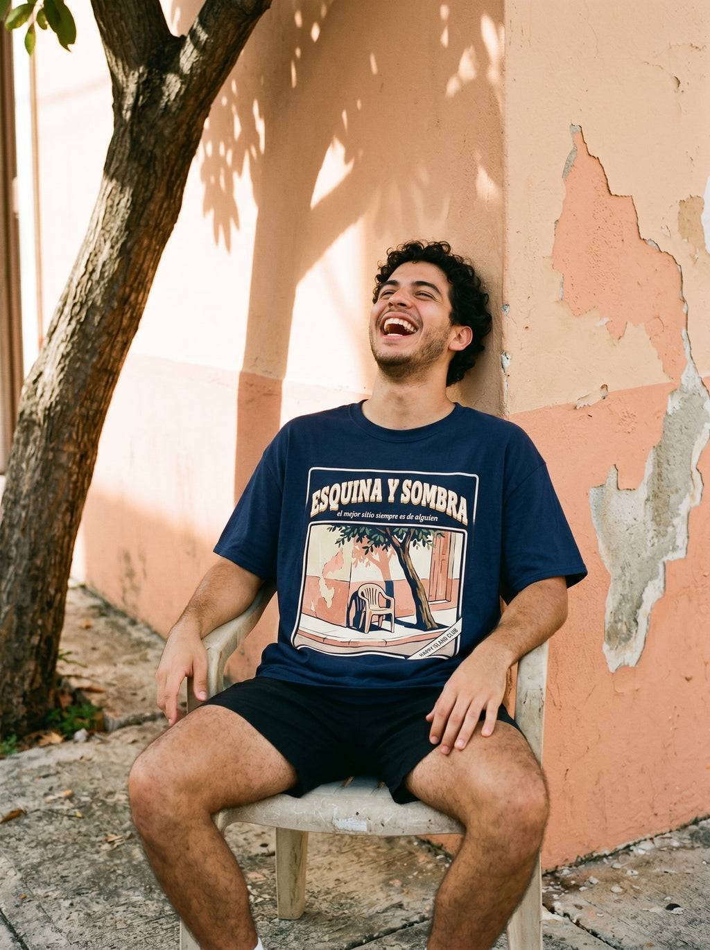 ESQUINA Y SOMBRA — on model