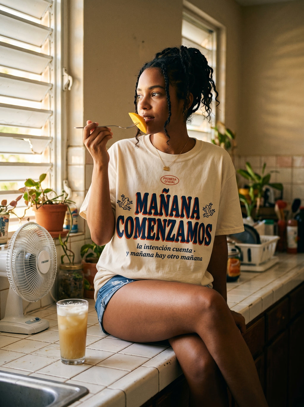 MAÑANA COMENZAMOS — on model