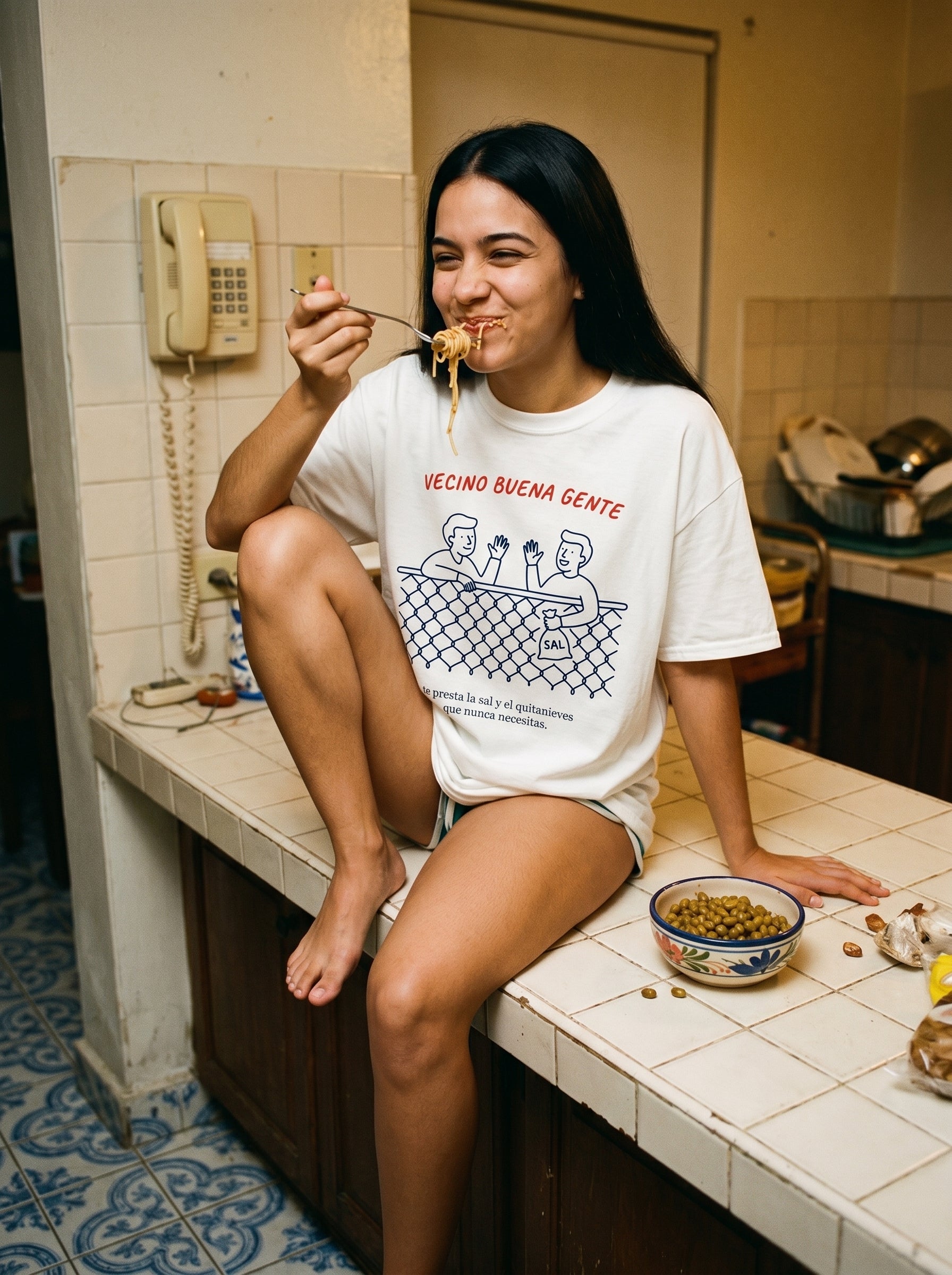 VECINO BUENA GENTE — on model
