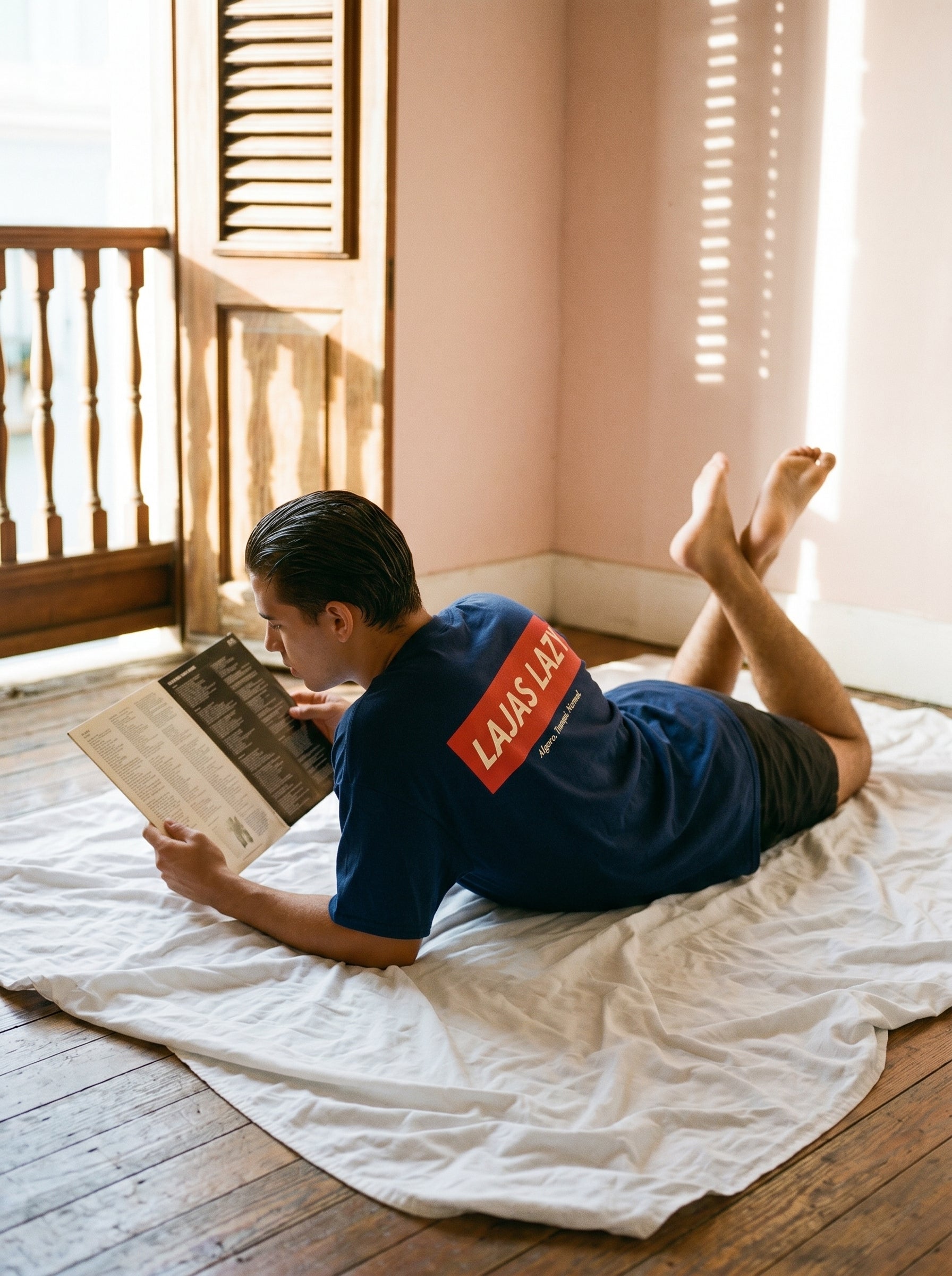 LAJAS LAZY — model mockup