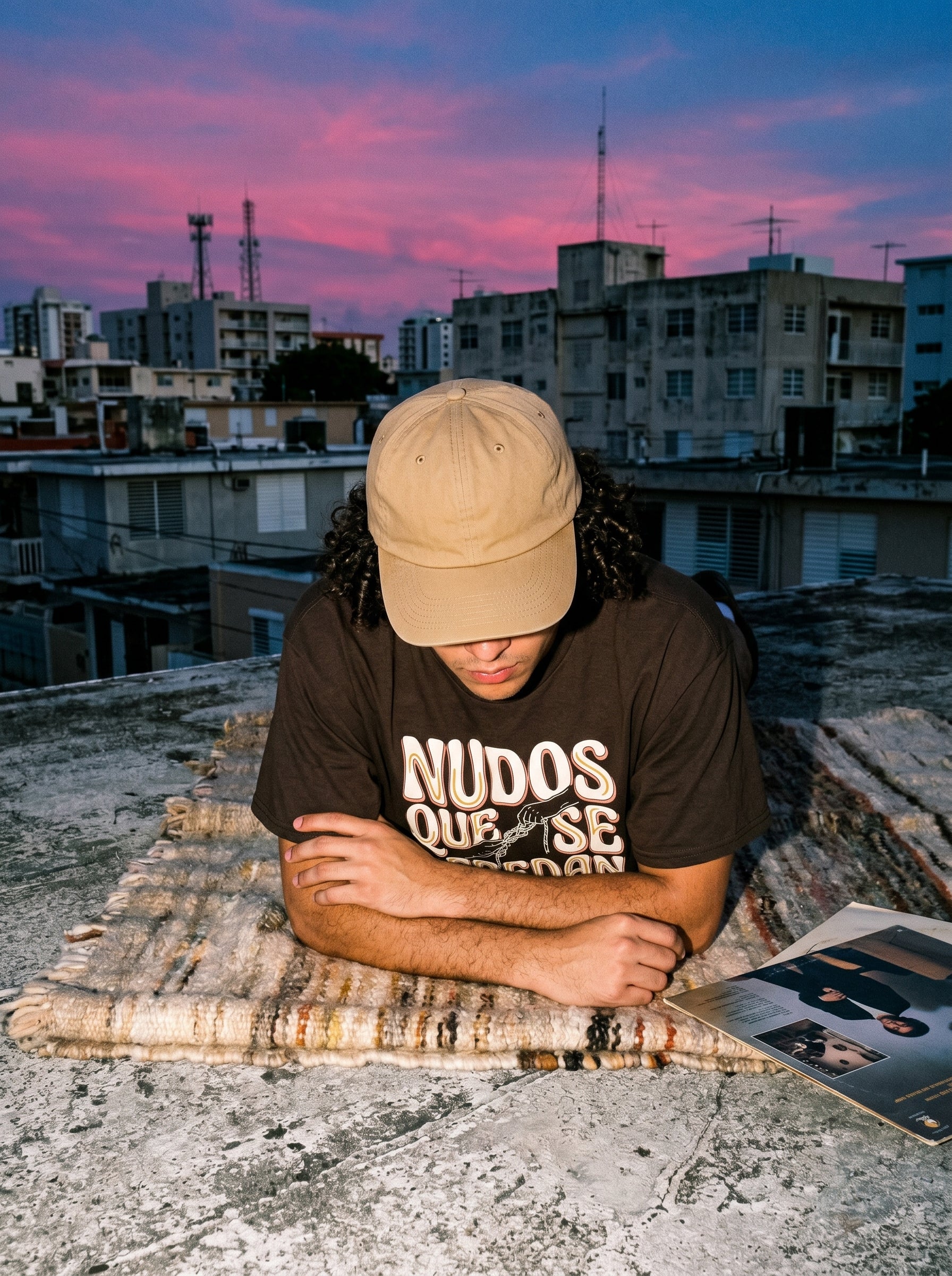 NUDOS QUE SE HEREDAN — model