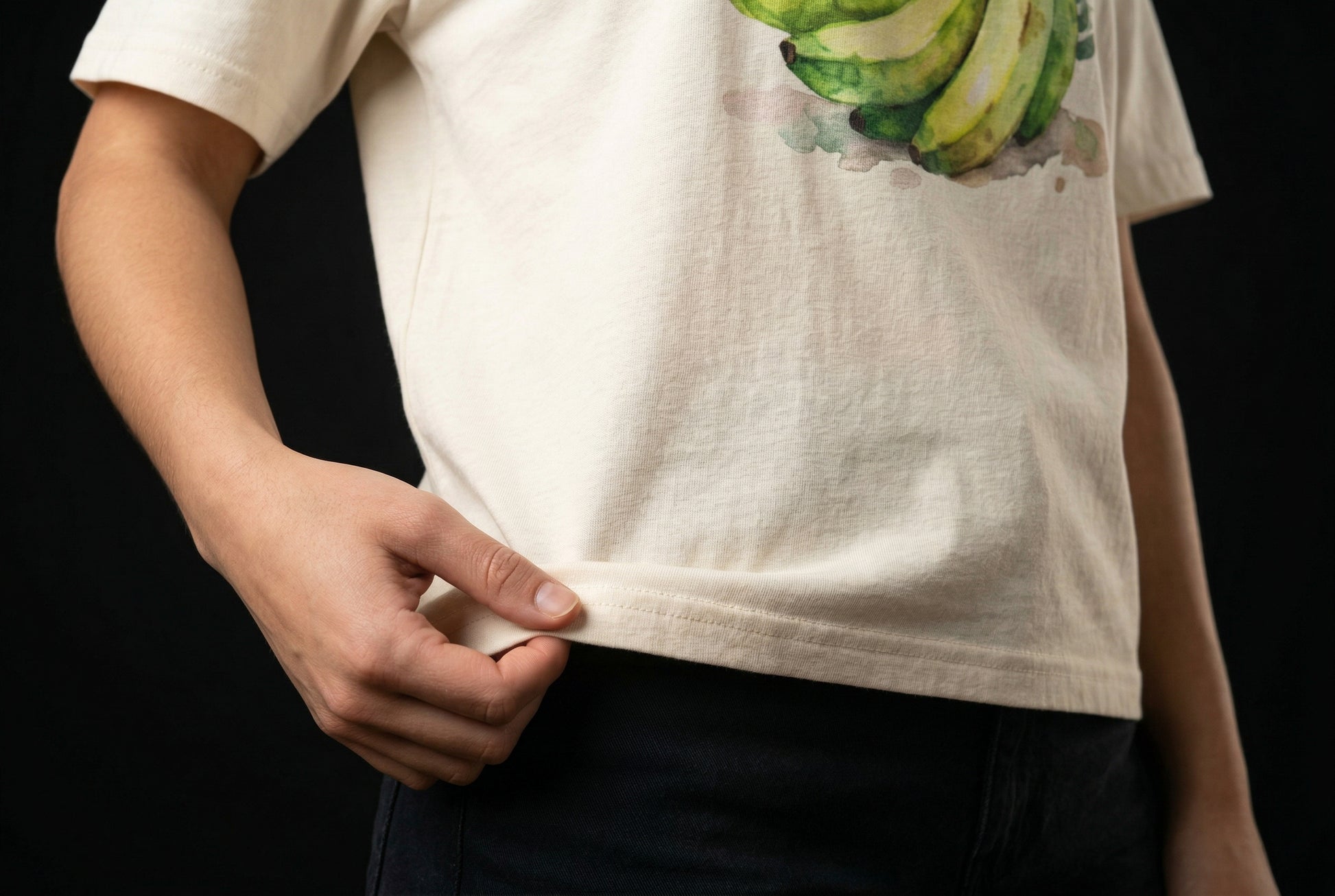 Plantain Stain — plantain-stain-studio-05-hem-hand
