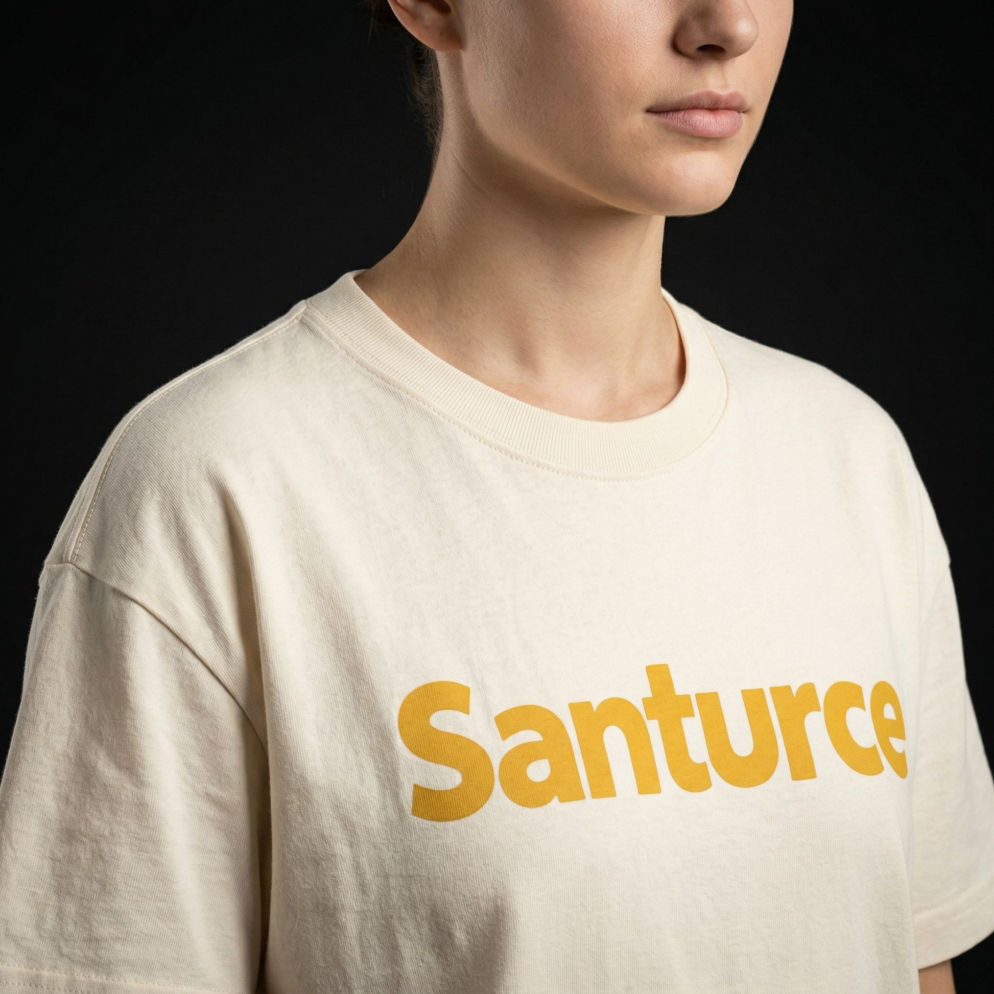 Santurce T-shirt — santurce-t-shirt-studio-04-collar-shoulder